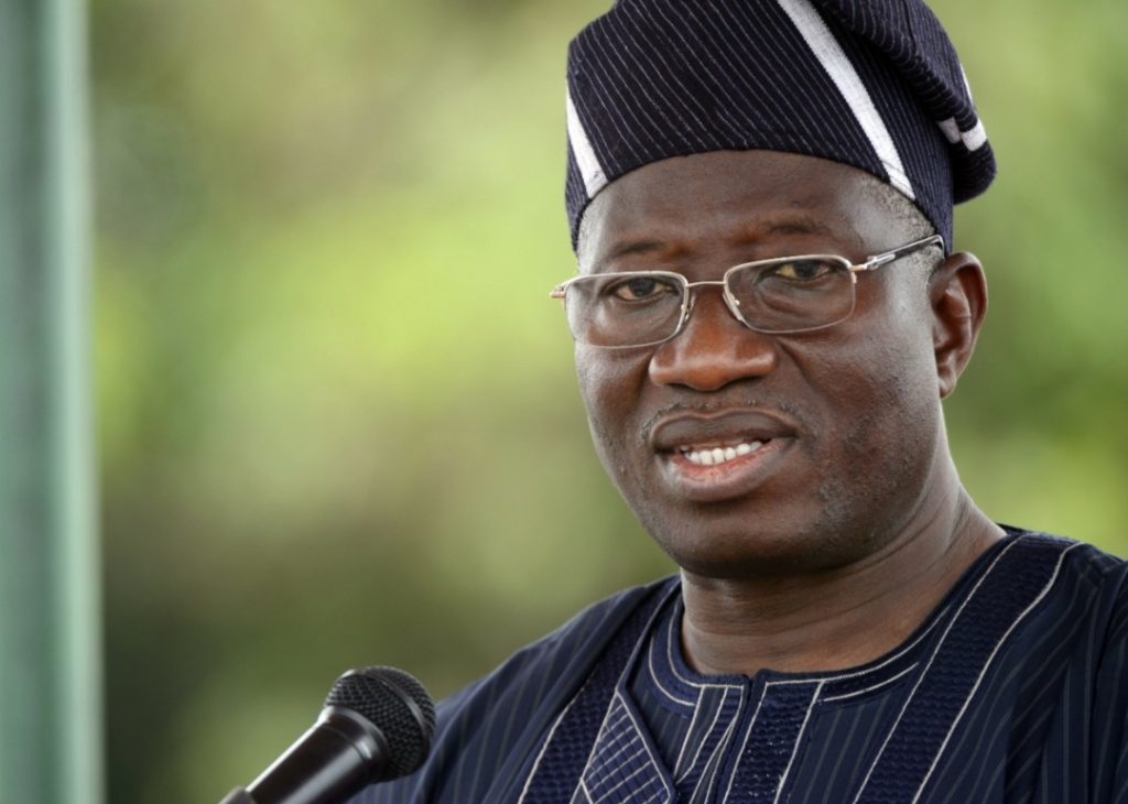 2023: Jonathan keeps all guessing