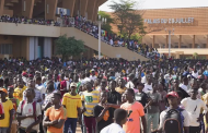 Niger: Thousands queue to volunteer in armed forces as threat of ECOWAS military intervention looms as Burkina Faso & Mali sends warplanes