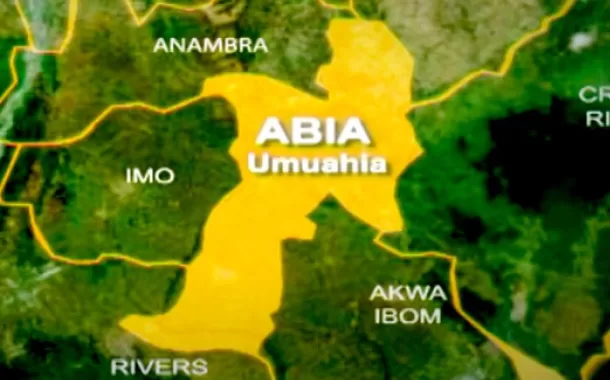 Abia State Residents Arrest Bauchi Man Accused Of Abducting, Selling Children To Ritual Killers (Video)