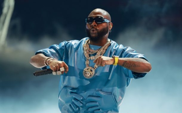 You’ve missed your generation’s blessing’, Davido blasts barber who called him 003