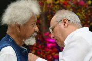 Cuban President confers National Medal Of Honour On Wole Soyinka