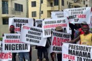 Ghanaians Storm Nigerian High Commission Over Alleged EFCC, Police Harassment