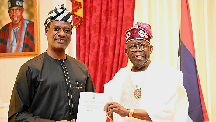 Tinubu swears in Taiwo Oyedele as deputy finance minister