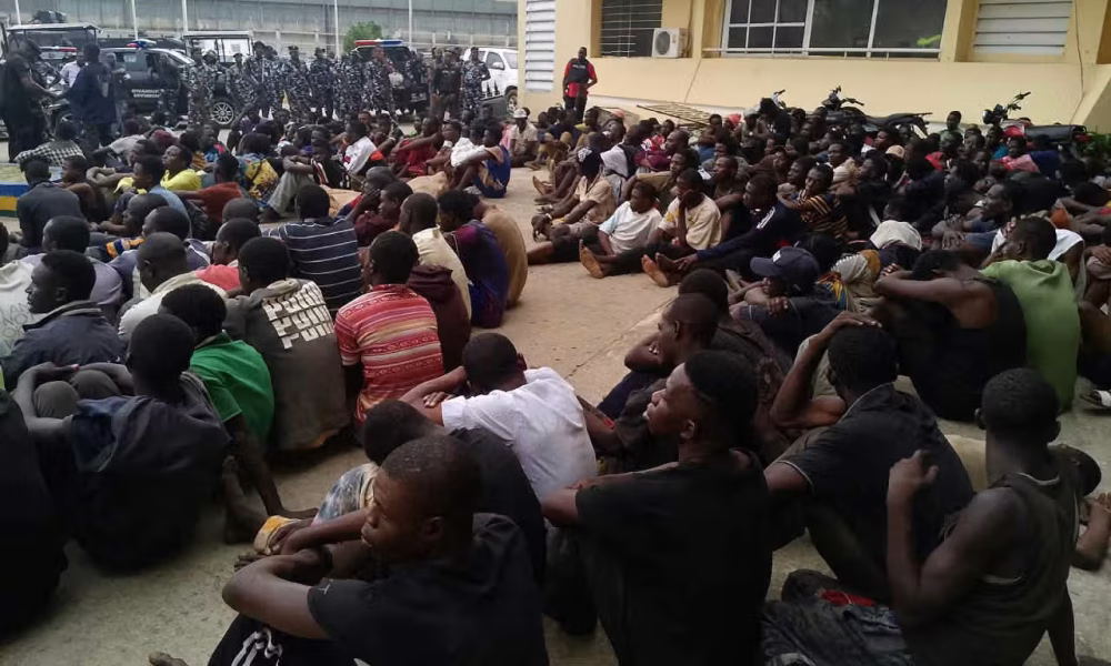 Police raid Abuja crime hideouts, arrest 300 suspects
